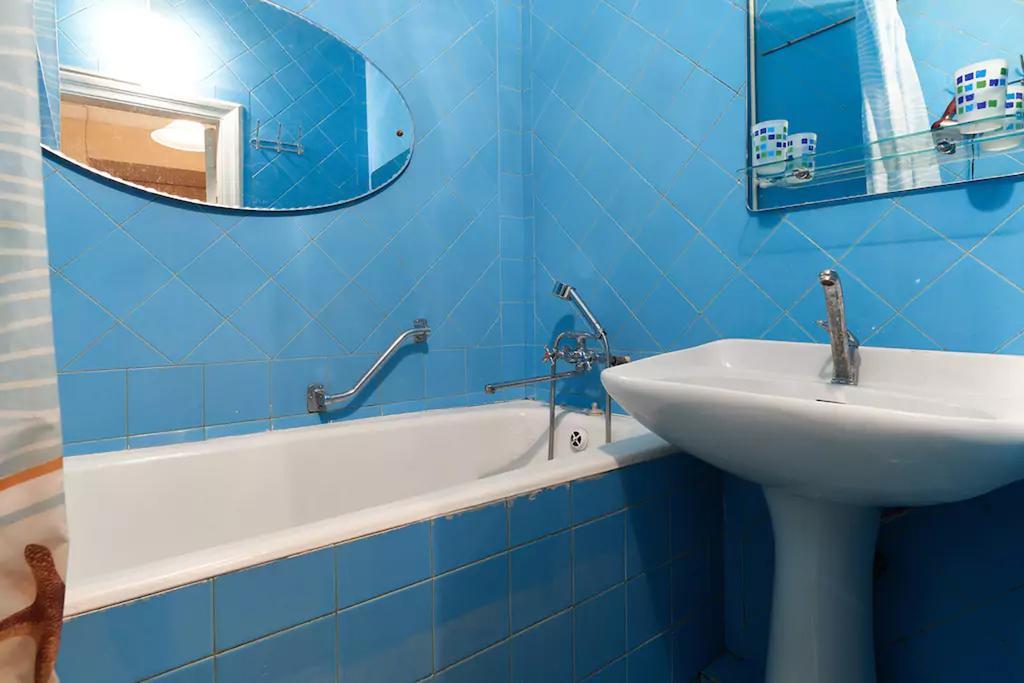 Home Hotel Apartments On Lva Tolstogo Kiev Habitación foto